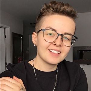 Meet your Posher, Camille